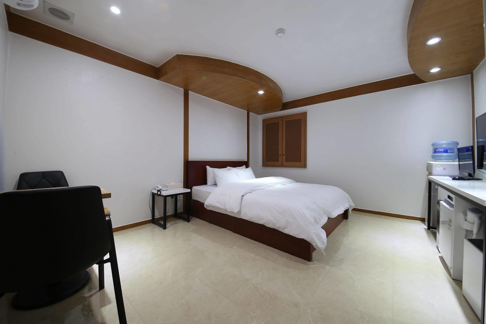 Abata Business Hotel Kōyō Exteriér fotografie
