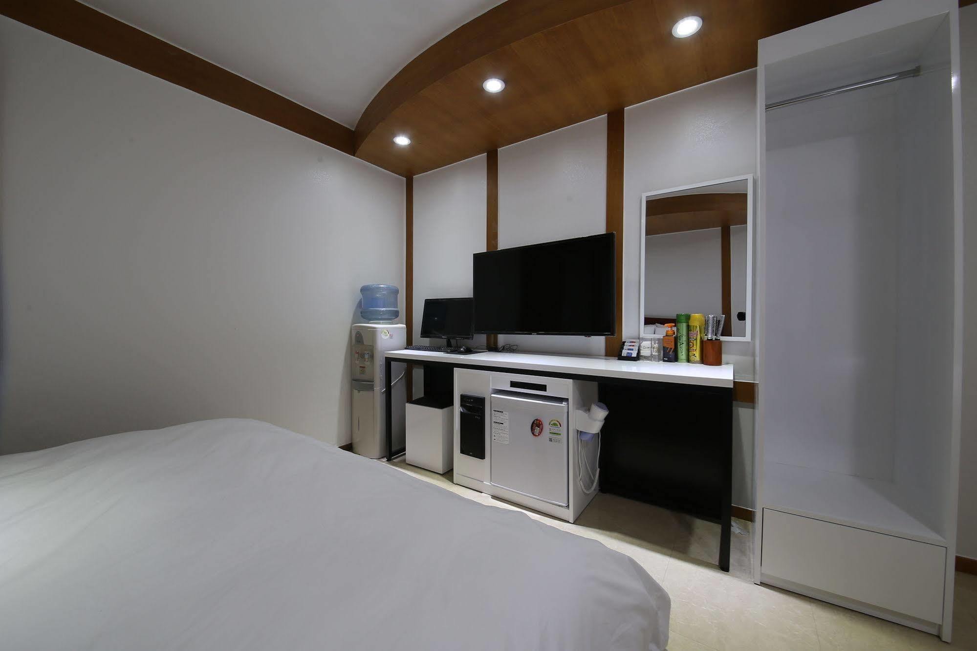 Abata Business Hotel Kōyō Exteriér fotografie